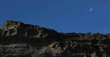 Barrancas y luna