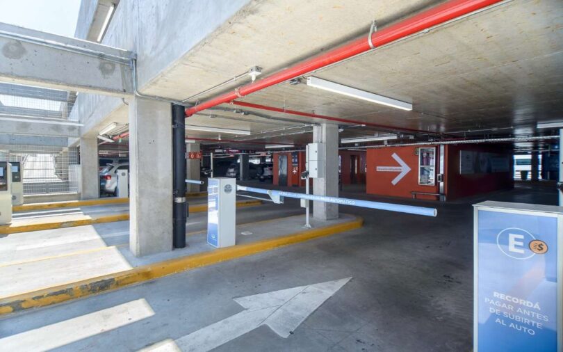 estacionamiento ezeiza entrada