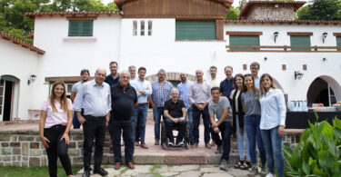 Miembros de la DOC Lujan de Cuyo en el Chalet Drummond de Trivento