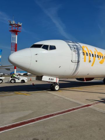 Calafate Boeing 737 800 de Flybondi en la inauguracion de ruta