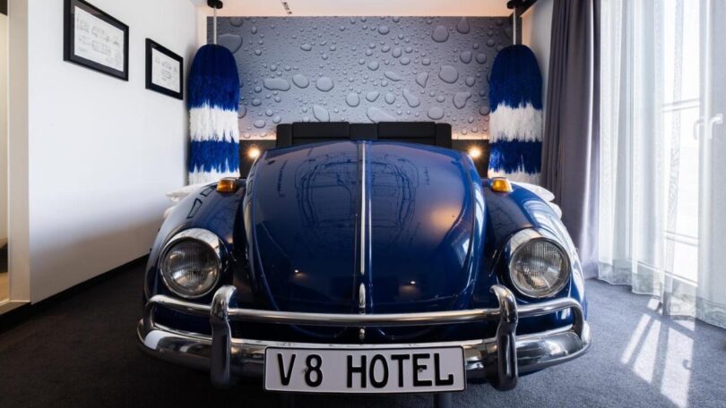 v8 hotel booking