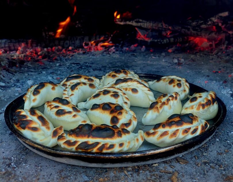 HUESPEDES en TUCUMAN 2023 empanada de Ana Rivadero